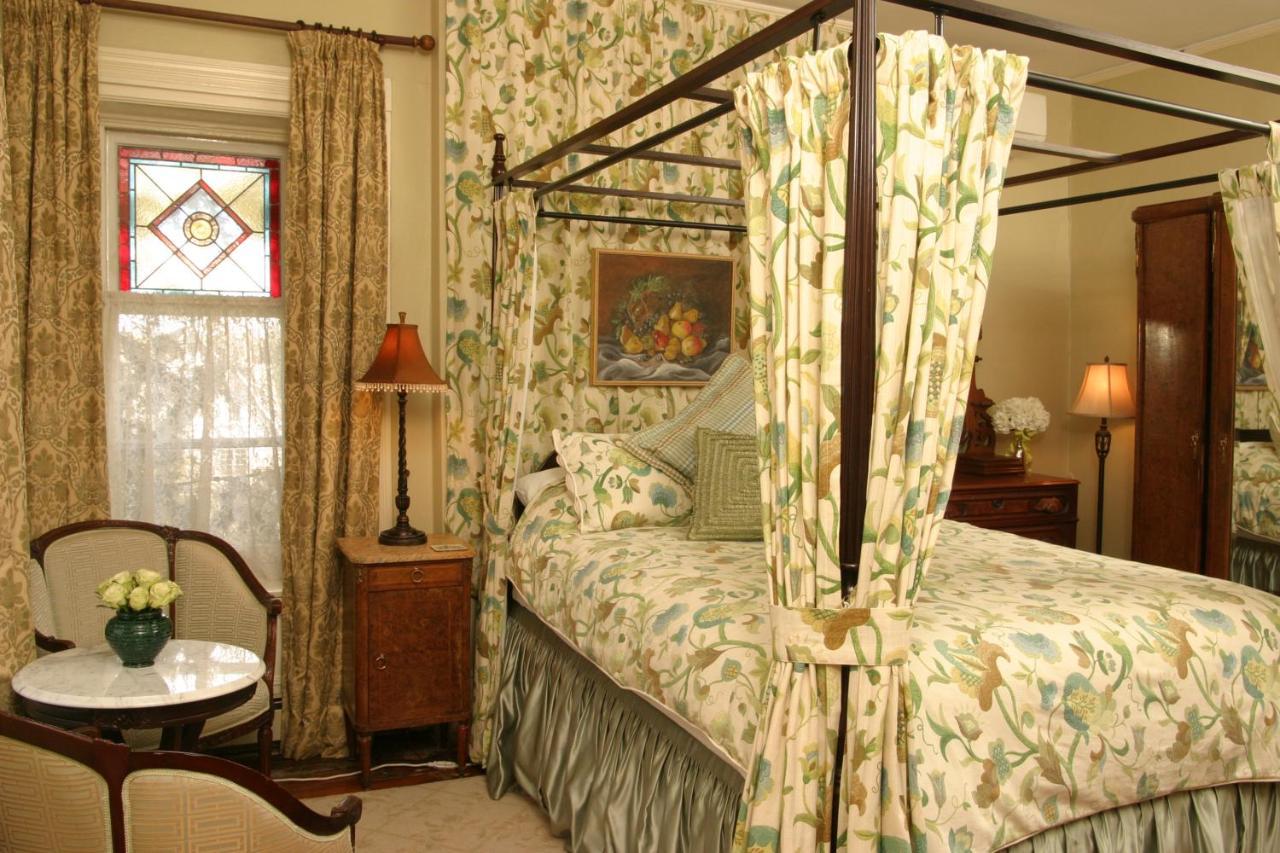 ナイアガラ・フォールズ Grand Victorian Bed & Breakfast エクステリア 写真